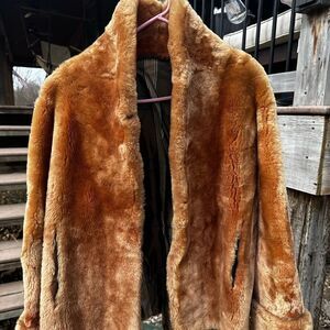 Gorgeous mid century Mi*nk fur label authority wrap. medium